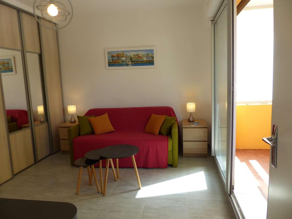 Charmant Studio Climatise Avec Balcon A 50M De La Plage - Le Lavandou Centre-Ville - Fr-1-308-110 Exteriör bild