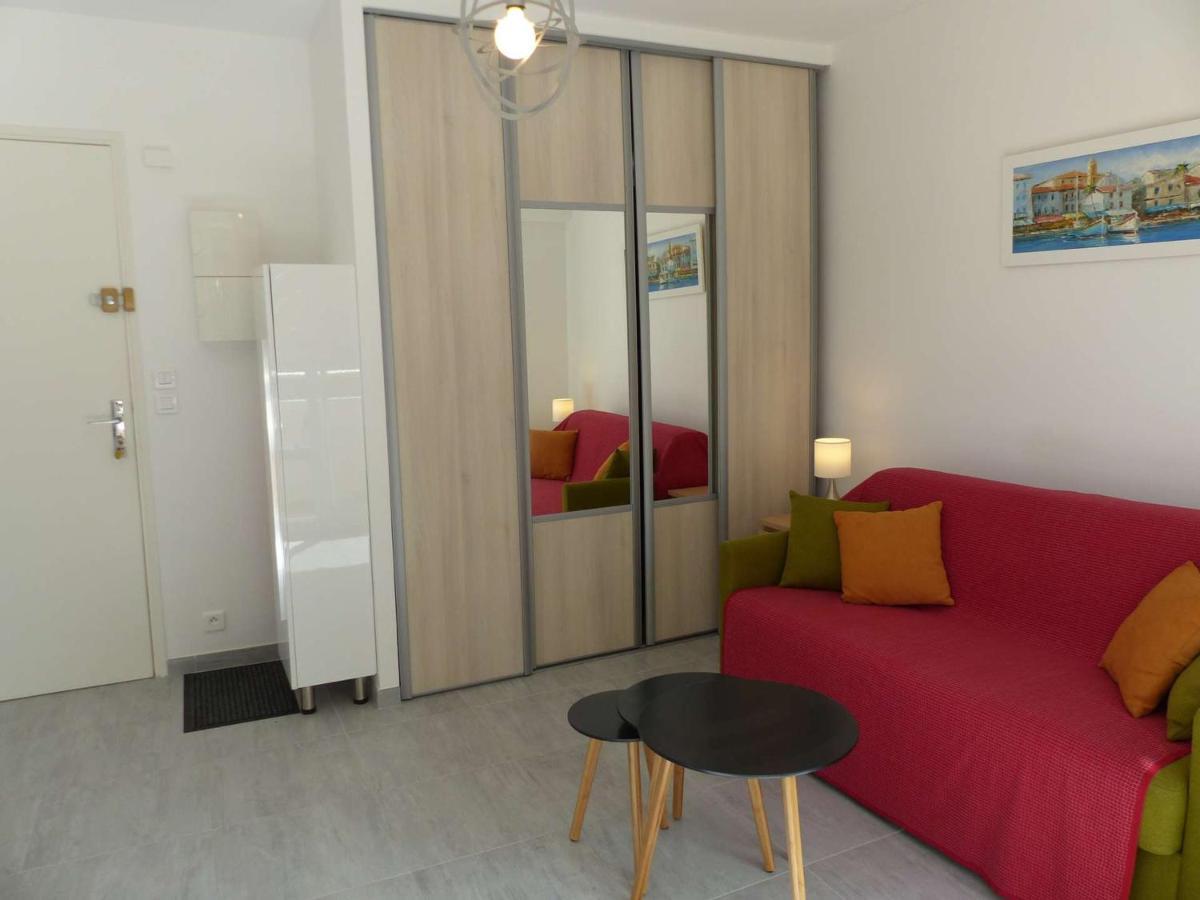 Charmant Studio Climatise Avec Balcon A 50M De La Plage - Le Lavandou Centre-Ville - Fr-1-308-110 Exteriör bild