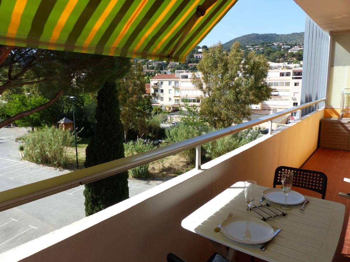 Charmant Studio Climatise Avec Balcon A 50M De La Plage - Le Lavandou Centre-Ville - Fr-1-308-110 Exteriör bild