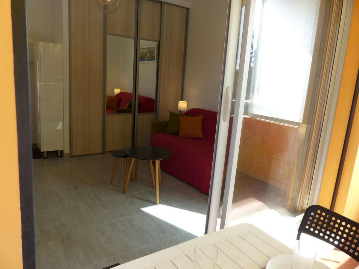 Charmant Studio Climatise Avec Balcon A 50M De La Plage - Le Lavandou Centre-Ville - Fr-1-308-110 Exteriör bild